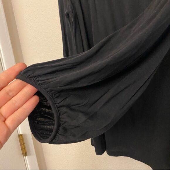 Old Navy long Sleeve crew neck crochet boho black rayon blouse peasant top M - Picture 4 of 10